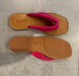 SCHUTZ Women’s Pink Suede Thong Sandals – Size 7 US