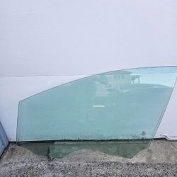 Ford C-MAX Front Driver's Side Window Glass (2013-2018)