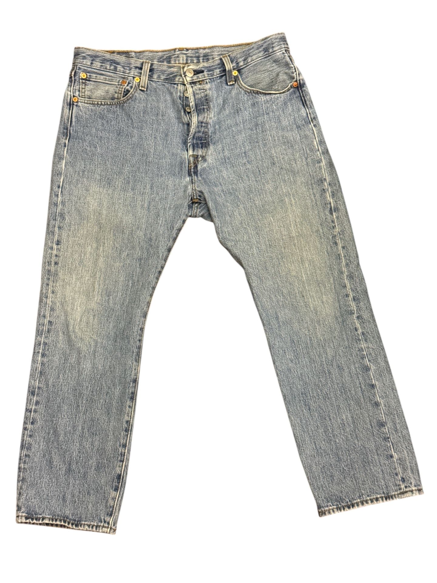 Levis Jeans Men 34x28 Blue 501 Button Fly Classic Straight Medium Wash