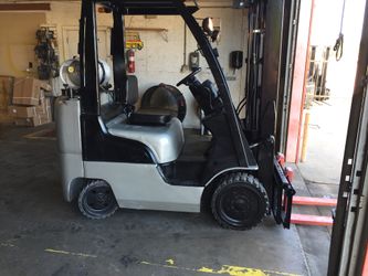 2011 forklift 5000 lb traction tires