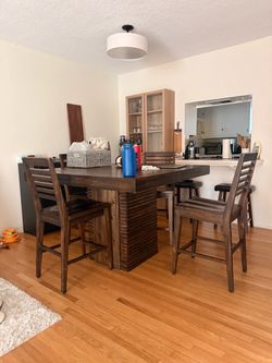 High top table w/ 4 chairs + extension leaf