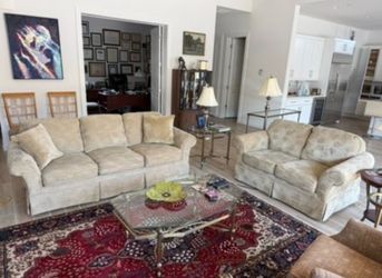 Flexsteel Beige Leaf Pattern Sofa and Loveseat Set
