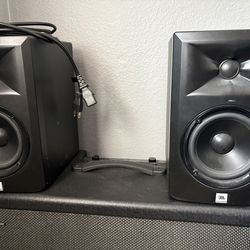 JBL LSR305 Recording Speakers Monitors