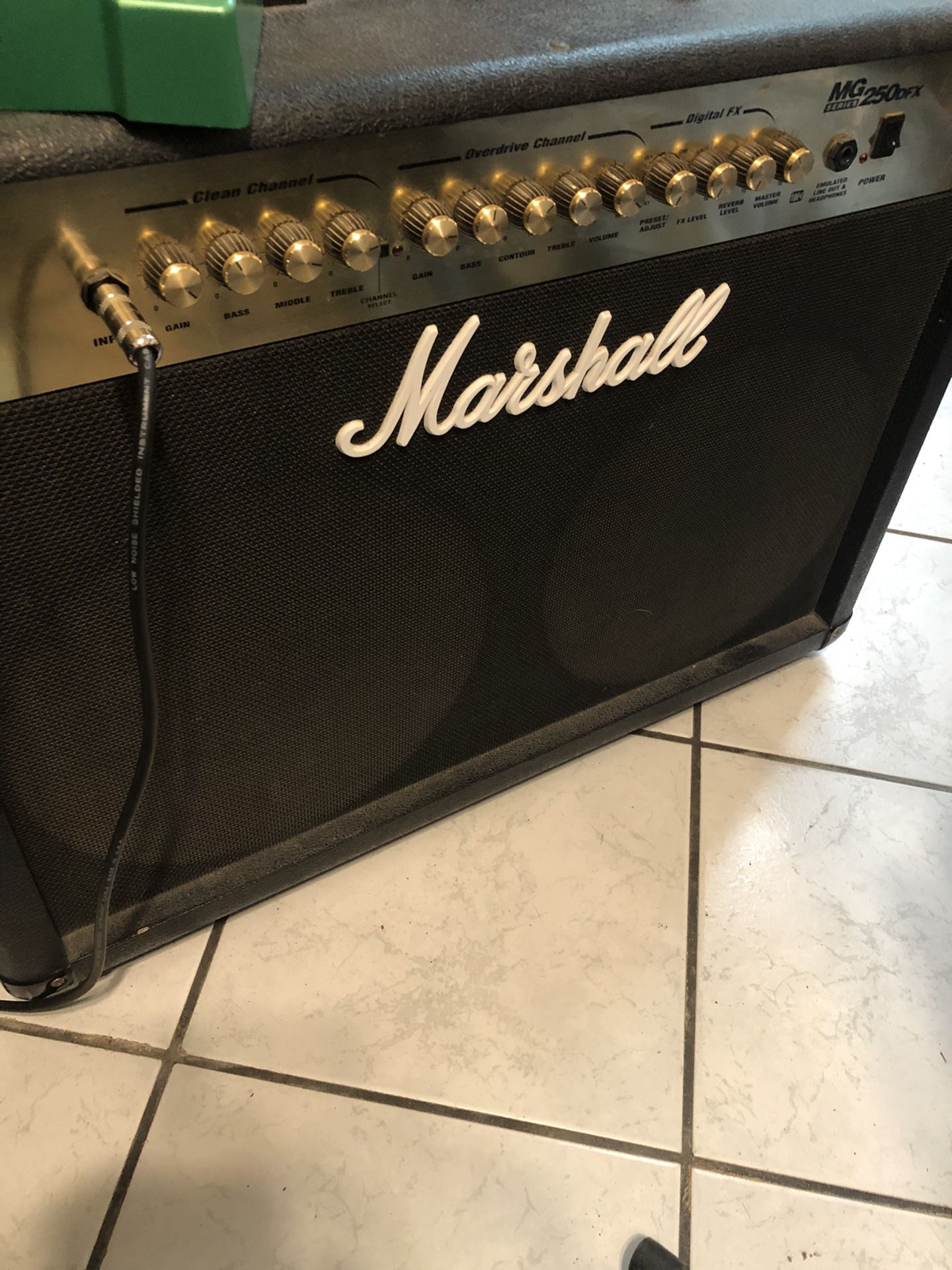 Marshall Amplifier 250 DFX