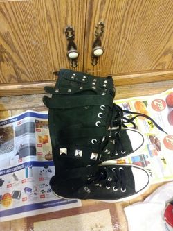 Converse , Chuck Taylor, All Star. Size 5.