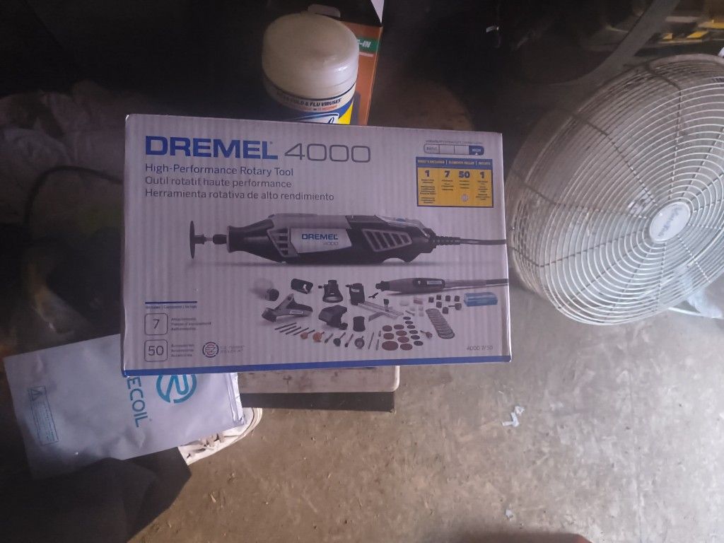 Dremel 4000 W/Attachments