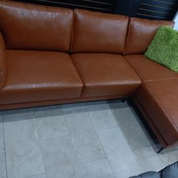 *Spring Sale Event*---Corsica Mature Leather Sectional Sofa---Delivery And Easy Financing Available🙌