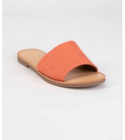 BRAND NEW ..SIZE 7 And 7.5 …$10 Dlls EACH