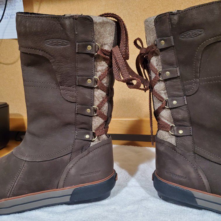 Keen brand boots for women in excellent condition