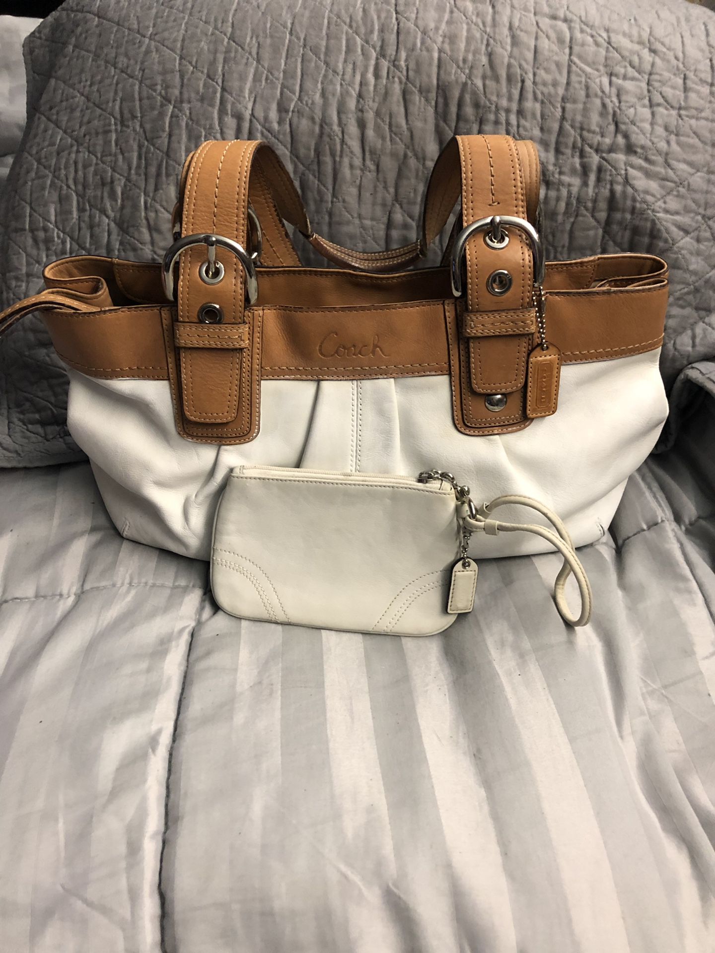 Shoulder bag leather coach with free wristlet