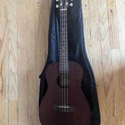 Makala Baritone Ukulele 