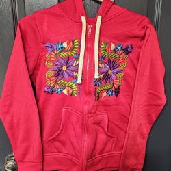 Sudaderas Rojas Bordadas Con Gorro/ Red Sweaters Eith Hoodies Embroidered