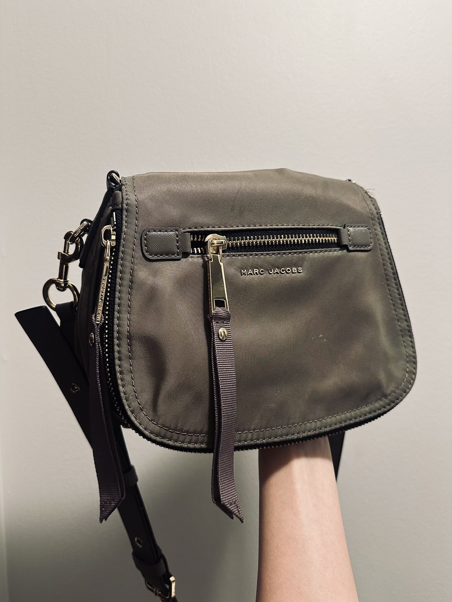(Excellent condition) Marc Jacobs Cross Saddle bag