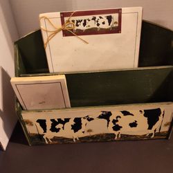 Warren Kimball Wooden Kissing Cows with 2 Different Notepads