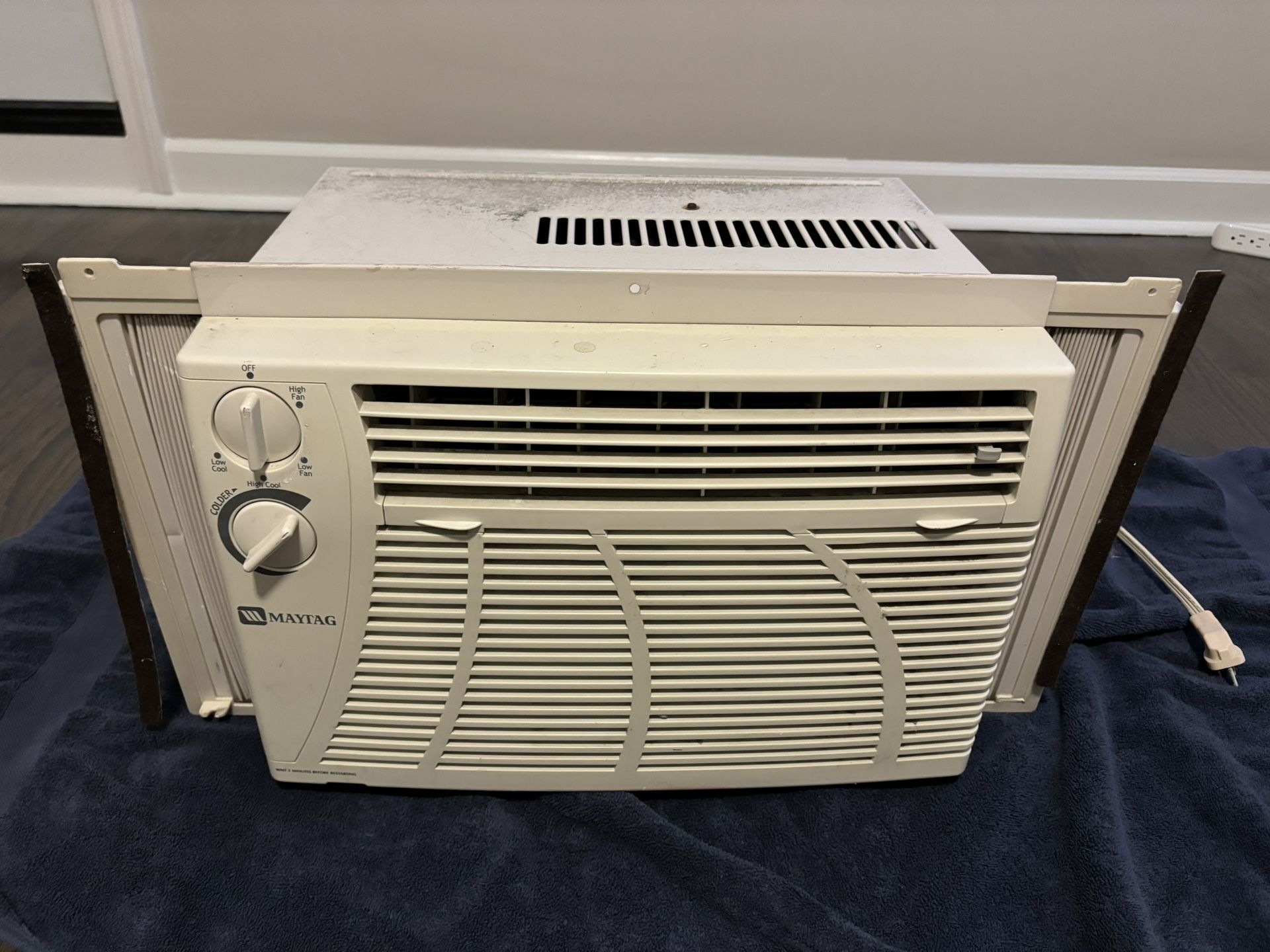 Maytag 5000 BTU air conditioner