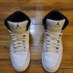 Air Jordan 1 Mid Shoes White Black Size 11