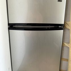 Kenmore Mini Fridge with Freezer, 2 doors. Dimensions 18”D x 20”W x 33”H. 