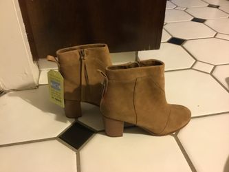 NEW WITH TAGS Size 10 Women’s Shoes