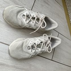 Adidas Womens Sneakers Size 7.5