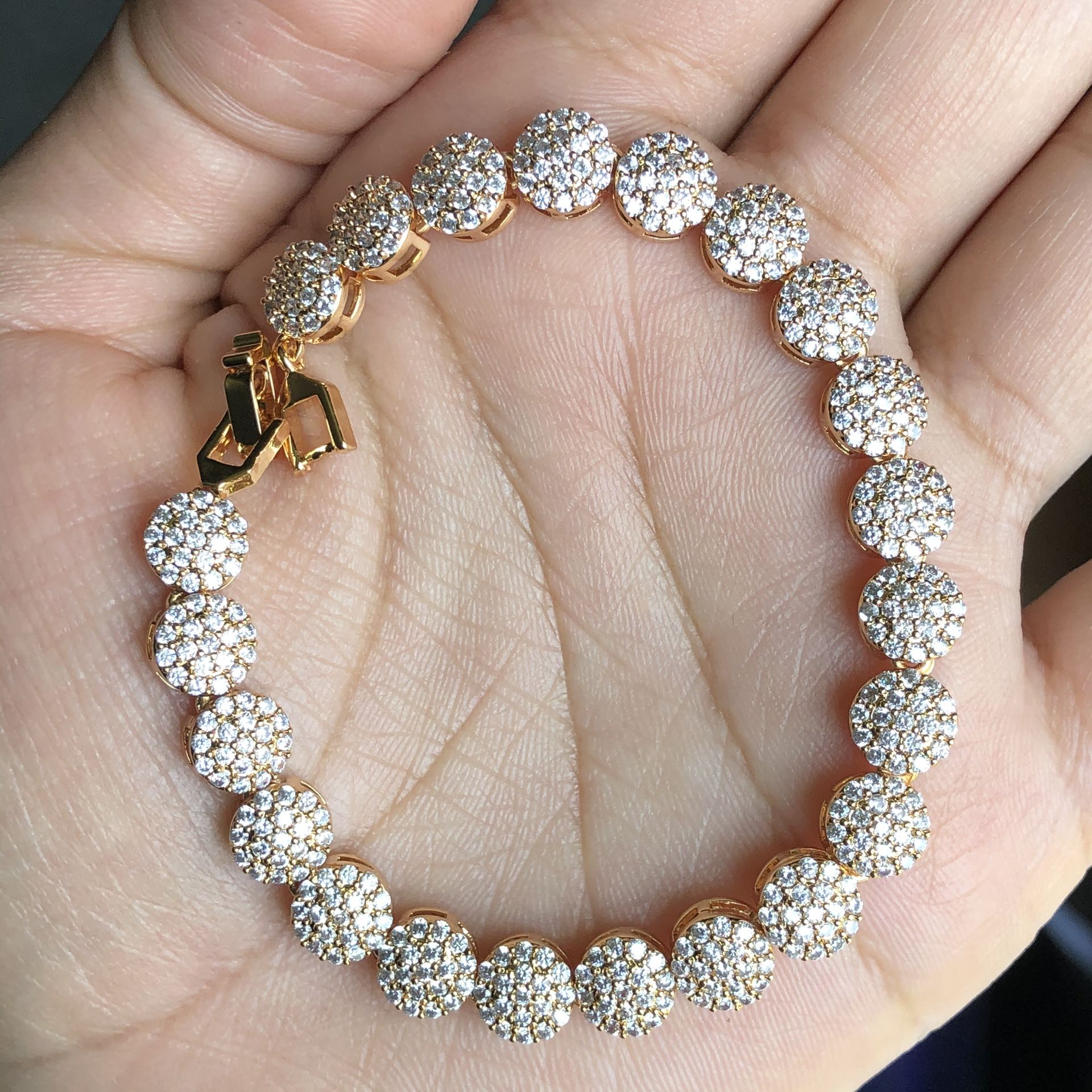 18k Gold Filled Bracelet Stunning! 7” Long Women’s Jewelry Luxury Piece