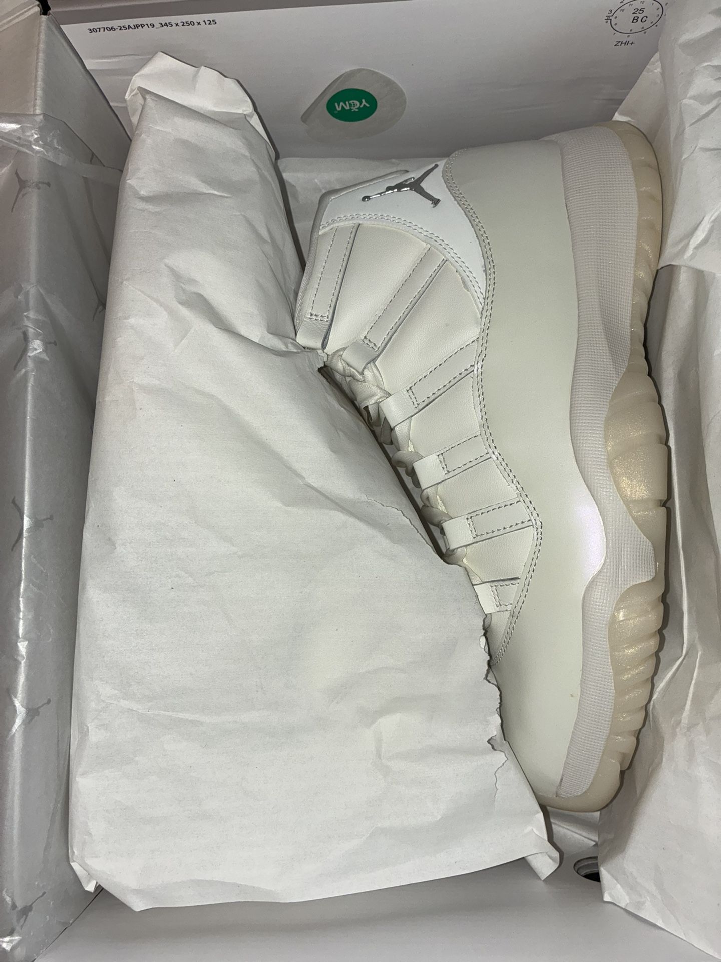 Jordan 11 Retro “Pear”