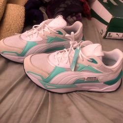 Pumas Mercedes Size 10 White