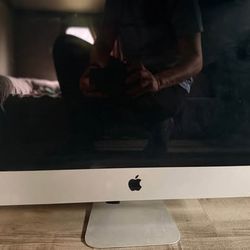 Apple iMac 21.5 inch Design Station – Includes Adobe CS6 & Accessories