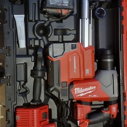 Milwaukee M18 Rotary Hammer Drill With Vacuum 