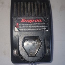Snap On CTC572 Charger 