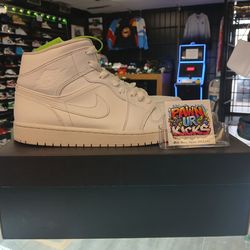JORDAN 1 MID TRIPLE WHITE 2.0 - #554724 130 - SIZE 10.5 - ORIGINAL BOX