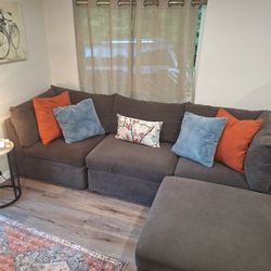 Couch...Dania 
