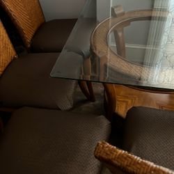 Comedor Mesa Y Cuatro Sillas