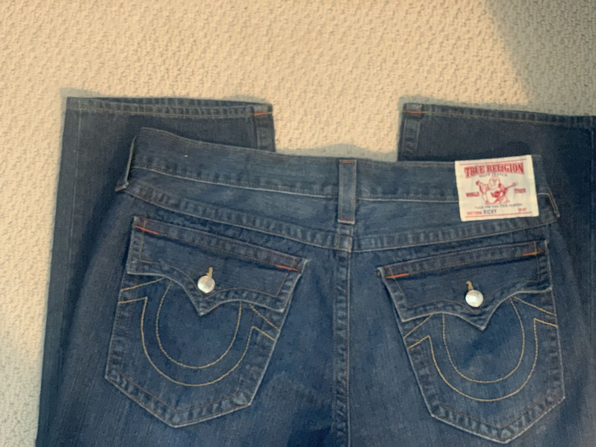 TRUE RELIGION JEANS SIZE 40x32 LIKE NEW CONDITION 