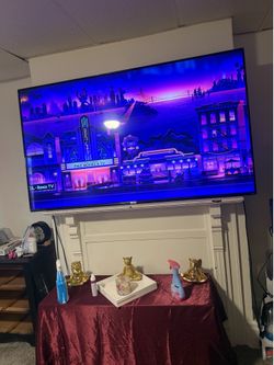 75 inch Roku tv/ wall mount +remote
