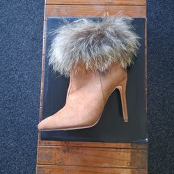 Size 6 Fur Lined Chestnut High Heel Fashioned Boot