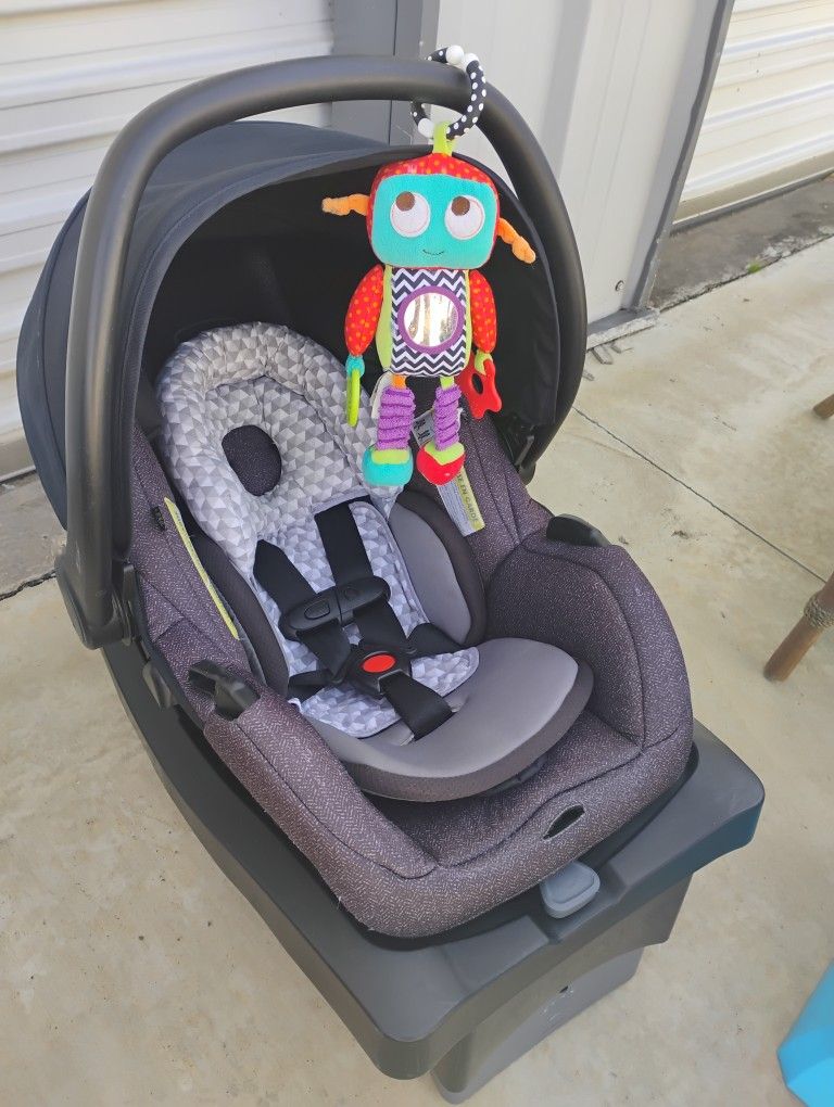 Evenflo Infant Seat With Base