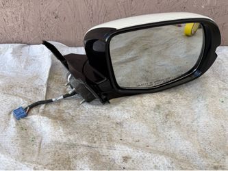 2016-2018 Honda Pilot Right Side Heated Glass Door Mirror w Camera Assembly