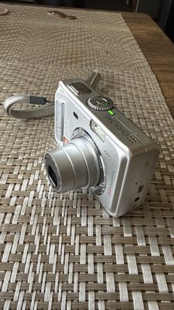 PENTAX  Optio 6.1 MP AA Battery Digital Camera