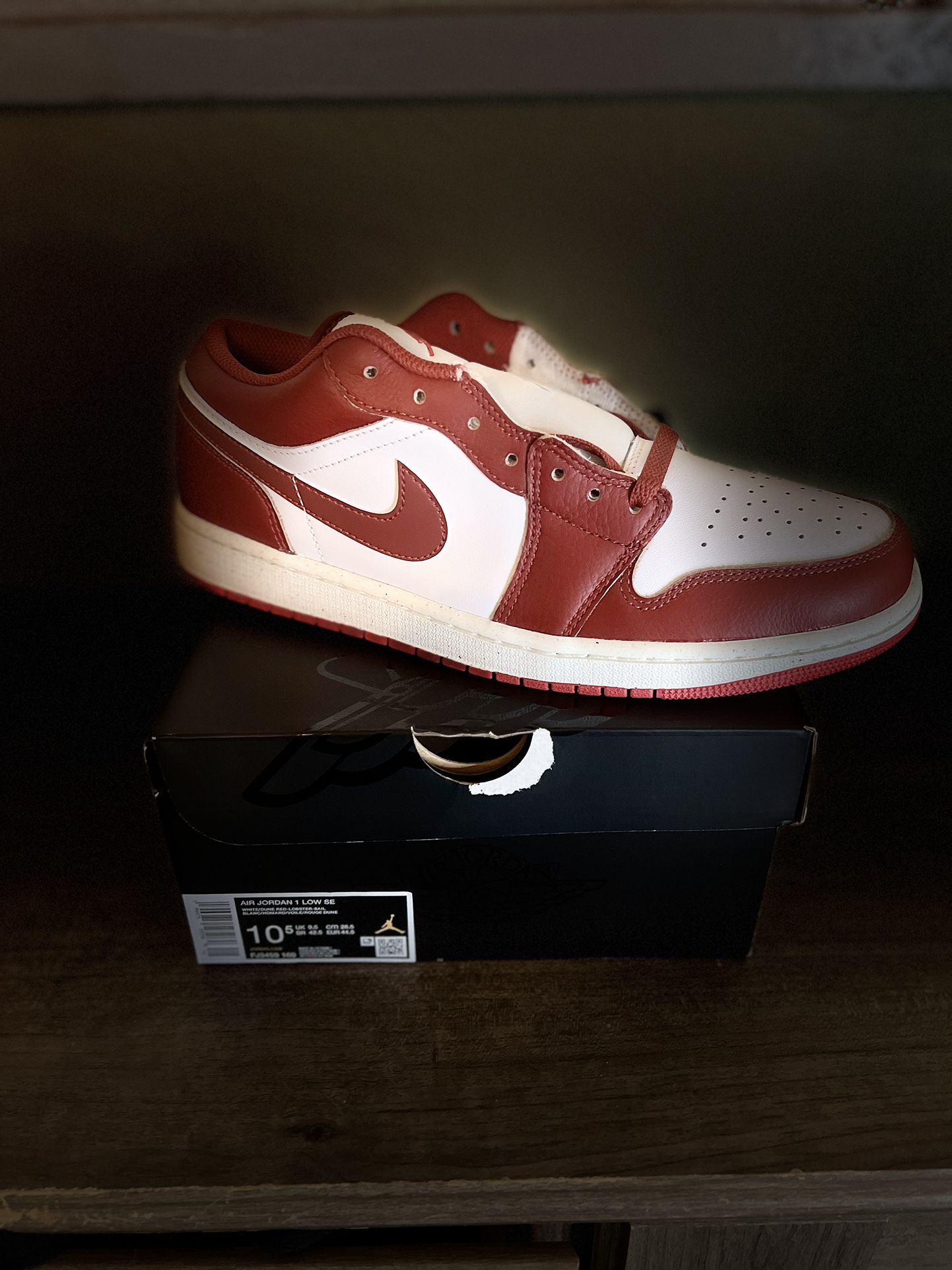 Jordan 1 Low Se Sz 10.5 Dune-red lobster Sail