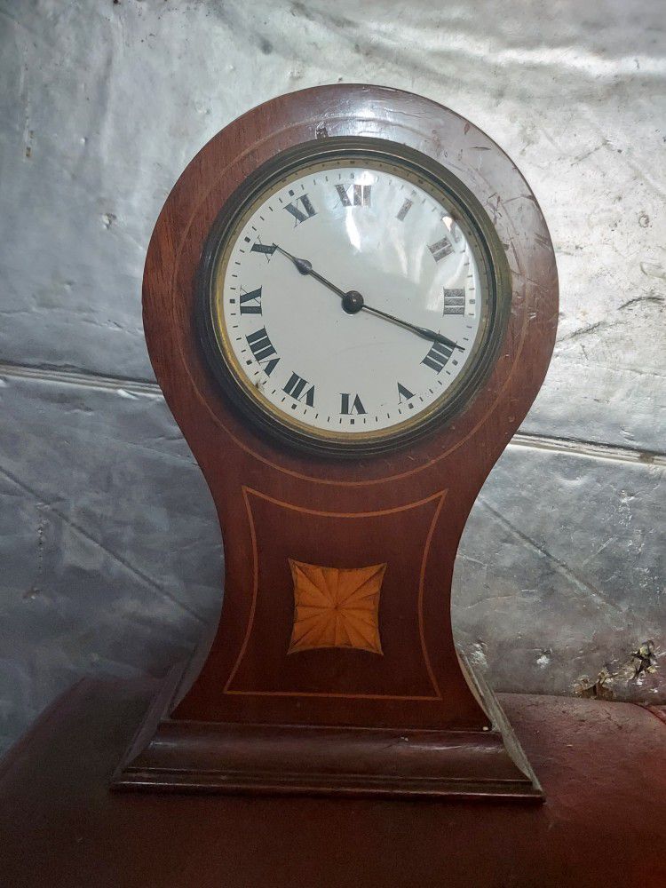Vintage Wind Up Clock