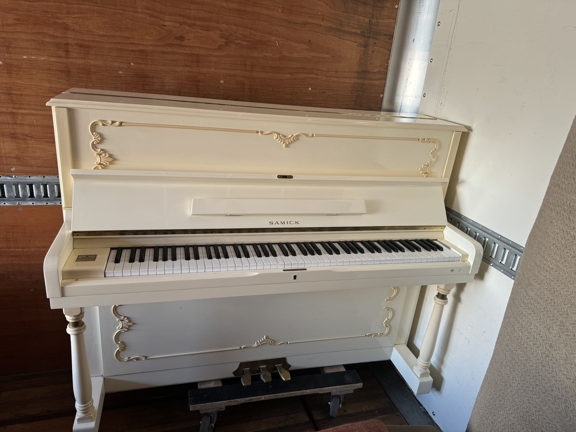 Samick piano