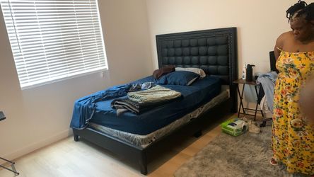 Full size bed