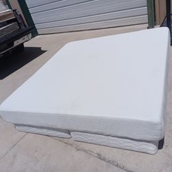 King Memory Foam Mattress And Box Spring 