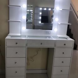 Makeup Hollywood Vanity 