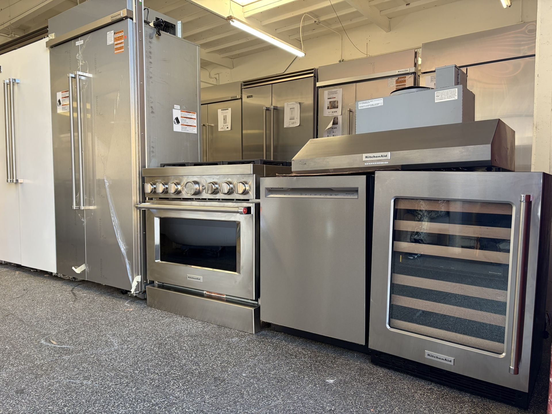 Floor Model KitchenAid Kitchen Appliance Bundle Set- High End Appliances