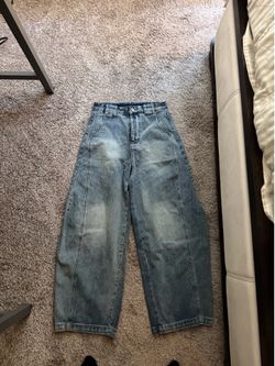Baggy blue jean