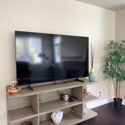 Riverside Furniture TV Console - Built-in Outlets - Excellent Condition