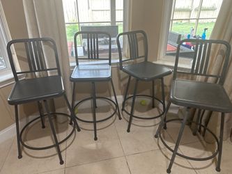 Set of 4 Metal Bar Stools