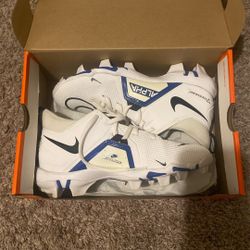 ALPHA MENACE 3 SHARK FOOTBALL CLEATS