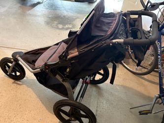 B O B - Three-Wheel Jogging Stroller